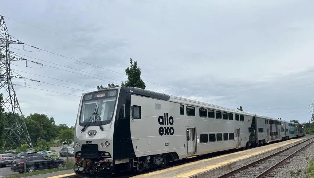中國造！雙層不銹鋼列車在加拿大載客